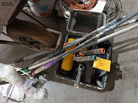 Lot 80 - lot schildersmateriaal - afbeelding 1 van  5