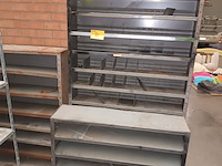 Lot 80 - metalen wandrek. 3 stuks - afbeelding 1 van  4