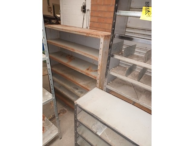 Lot 80 - metalen wandrek. 3 stuks - afbeelding 3 van  4