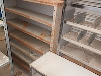 Lot 80 - metalen wandrek. 3 stuks - afbeelding 3 van  4