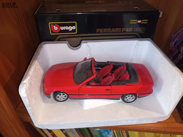 Lot 80 - model auto’s. 2 stuks - afbeelding 4 van  6