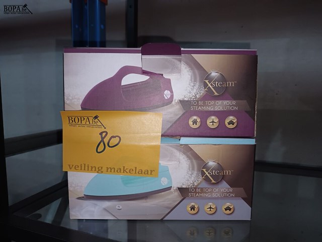 Lot 80 - reisstrijkijzer. 2 stuks - afbeelding 1 van  2