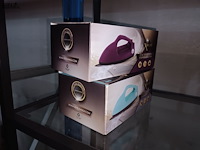 Lot 80 - reisstrijkijzer. 2 stuks - afbeelding 2 van  2