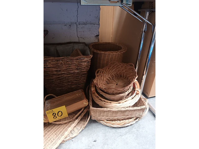 Lot 80 - rieten mandjes. 27 stuks - afbeelding 4 van  4
