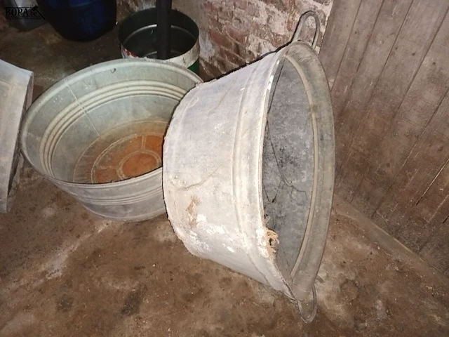 Lot 80 - zinken kuip. 3 stuks - afbeelding 2 van  3