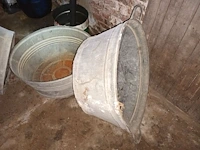 Lot 80 - zinken kuip. 3 stuks - afbeelding 2 van  3