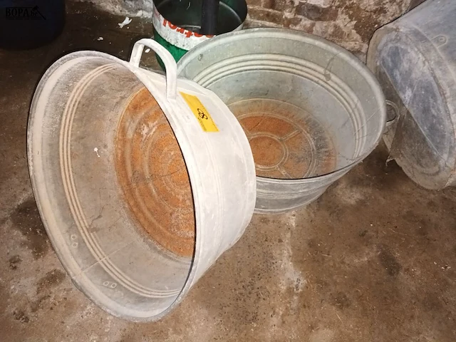 Lot 80 - zinken kuip. 3 stuks - afbeelding 3 van  3