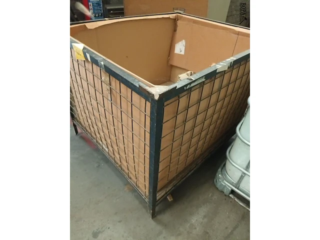 Lot 802 - metalen stapelkooi - afbeelding 3 van  3