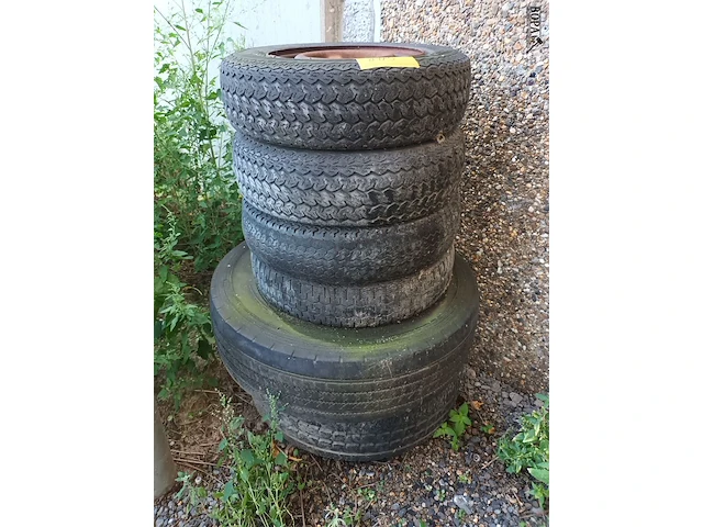 Lot 805 - wielen voor karren. 6 stuks - afbeelding 2 van  2