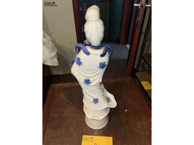 Lot 81 - beeld chinees, dame - afbeelding 4 van  5