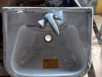 Lot 81 - lavabo gootsteen - afbeelding 1 van  2