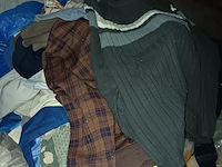 Lot 81 - lot kledij en linnen - afbeelding 2 van  2