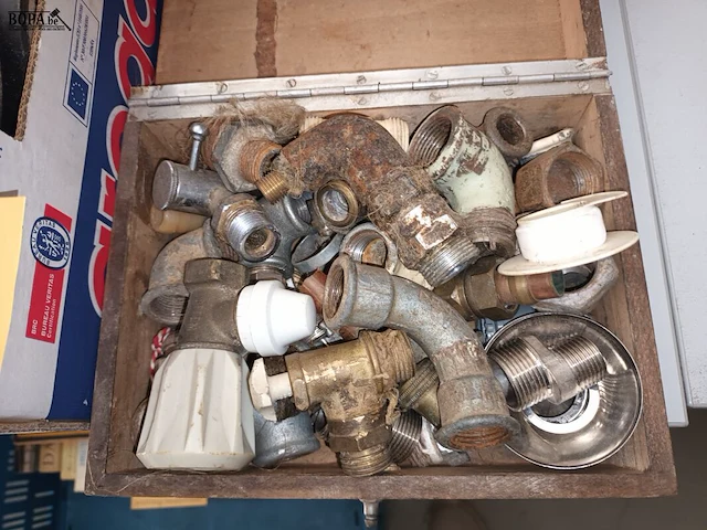 Lot 81 - lot werkmateriaal - afbeelding 2 van  5