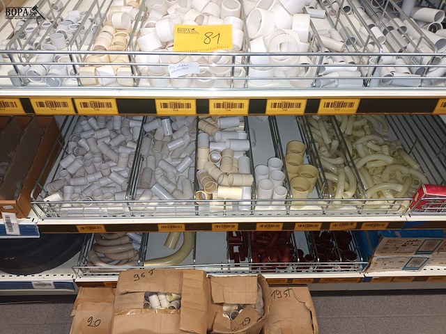 Lot 81 - pvc stukken elektriciteit - afbeelding 1 van  5