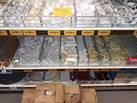 Lot 81 - pvc stukken elektriciteit - afbeelding 1 van  5