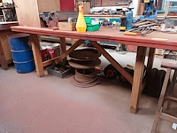 Lot 815 - houten werktafel - afbeelding 2 van  3