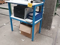 Lot 815 - overdekte werktafel - afbeelding 1 van  2