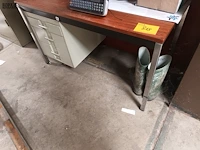 Lot 818 - bureau - afbeelding 3 van  3