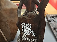 Lot 82 - afrikaanse deco hout en metaal 10 stuks - afbeelding 3 van  7