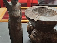 Lot 82 - afrikaanse deco hout en metaal 10 stuks - afbeelding 7 van  7