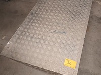 Lot 82 - aluminium oprijplaat - afbeelding 1 van  3