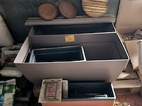 Lot 82 - bloembakken. 12 stuks - afbeelding 1 van  2