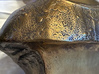 Lot 82 - koningspaar in brons, marmeren voet couvreur, 2 stuks, met i - afbeelding 6 van  8