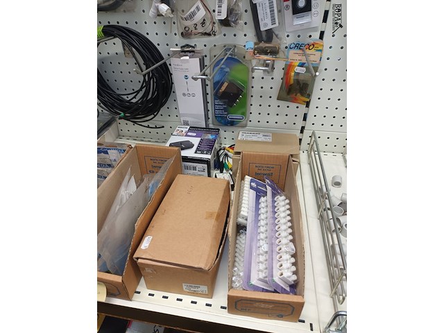 Lot 82 - materiaal voor elektrische installaties - afbeelding 5 van  6