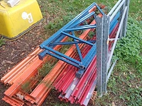 Lot 82 - montagerek - afbeelding 1 van  4