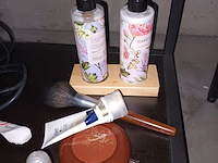 Lot 82 - persoonlijke verzorging - afbeelding 2 van  3