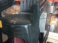 Lot 82 - pvc tuinstoelen. 14 stuks - afbeelding 2 van  4