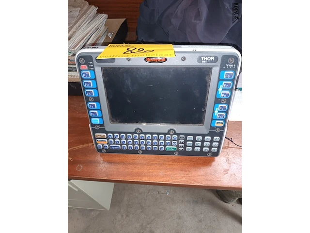Lot 820 - voertuigcomputer - afbeelding 1 van  3