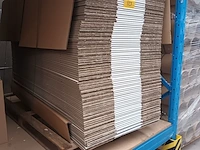 Lot 823 - pallet plooikarton. 2 stuks - afbeelding 2 van  3