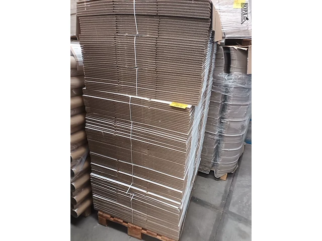 Lot 824 - pallet plooikarton. 3 stuks - afbeelding 3 van  4