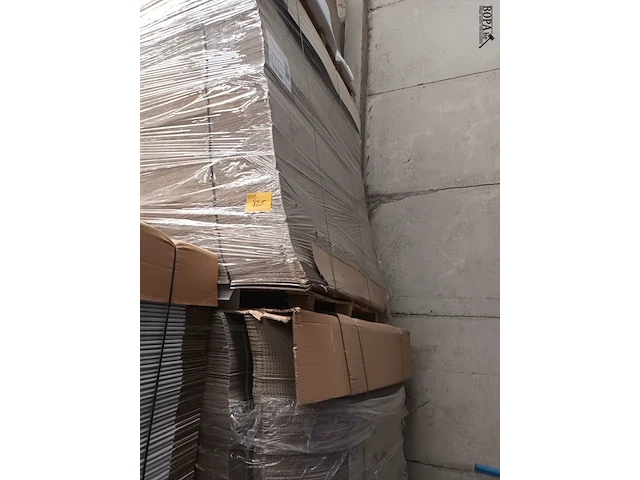 Lot 824 - pallet plooikarton. 3 stuks - afbeelding 4 van  4