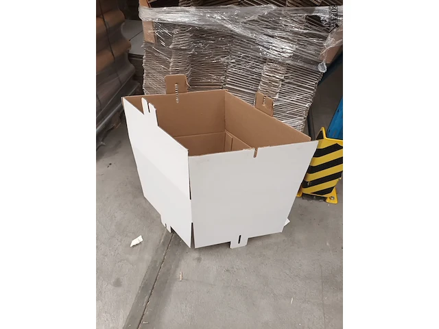 Lot 826 - pallet plooikarton 'smulbox' - afbeelding 3 van  4