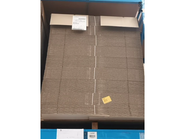 Lot 828 - pallet plooikarton - afbeelding 1 van  2