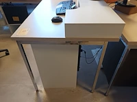 Lot 83 - hoekbureau - afbeelding 2 van  3