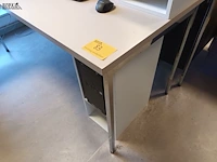 Lot 83 - hoekbureau - afbeelding 3 van  3