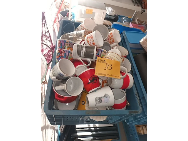 Lot 83 - huisraad - afbeelding 1 van  3