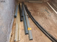 Lot 83 - pvc buizen en goten - afbeelding 1 van  3