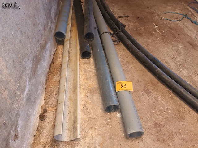 Lot 83 - pvc buizen en goten - afbeelding 3 van  3