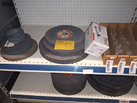 Lot 83 - slijpstenen. 18 stuks - afbeelding 1 van  5