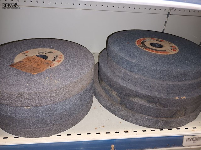 Lot 83 - slijpstenen. 18 stuks - afbeelding 5 van  5