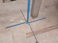 Lot 83 - spuitstatief - afbeelding 3 van  3