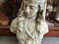 Lot 83 - tuinbeeld keramiek - afbeelding 1 van  4