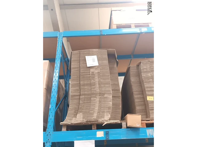 Lot 831 - pallet plooikarton. 2 stuks - afbeelding 2 van  3