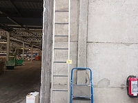 Lot 835 - trapladder en ladder - afbeelding 3 van  3