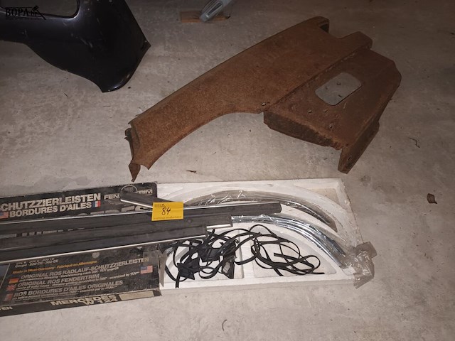 Lot 84 - auto onderdelen mercedes - afbeelding 1 van  4