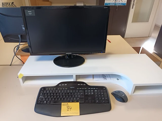 Lot 84 - computerconfiguratie - afbeelding 1 van  5